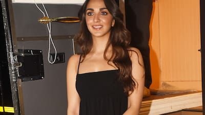 kiara advani maxi dress Keeping it fresh and feminine, Kiara Advani steps out in the Delicate Forest Maxi Dress by @farmrio , pairing it effortlessly with @gianvitorossi Elle 85 Mules. A breezy silhouette, soft florals and