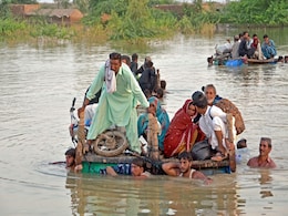 Temple Provides Food, Shelter To People Affected By Pak Floods: Report Temple Provides Food, Shelter To People Affected By Pak Floods: Report