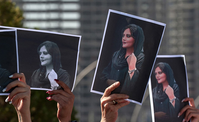 Iran Issues Death Threats To UK-Based Journalists For Covering Protests