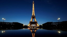 Eiffel Tower To Go Dark On Monday Night In Memory Of Pope Francis