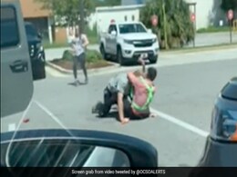 Viral Video: US Restaurant Employee Saves Woman And Her Baby During Carjacking Viral Video: US Restaurant Employee Saves Woman And Her Baby During Carjacking