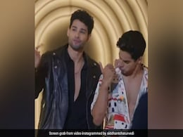<i>Koffee With Karan 7</i>: Ishaan Khatter And Siddhant Chaturvedi Checked Into The Show Like This <i>Koffee With Karan 7</i>: Ishaan Khatter And Siddhant Chaturvedi Checked Into The Show Like This