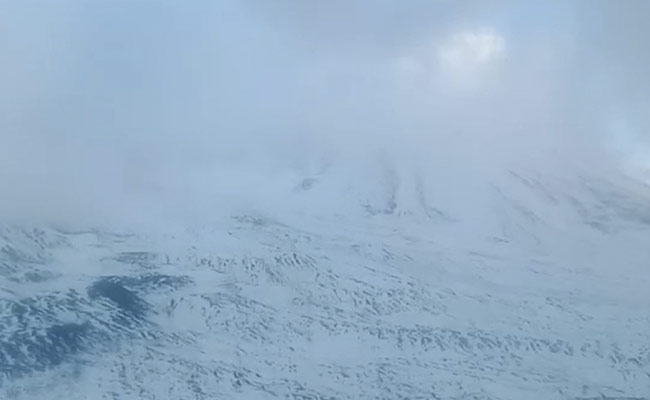 6 Die Climbing Russian Volcano As Icy Winds Delay Rescue