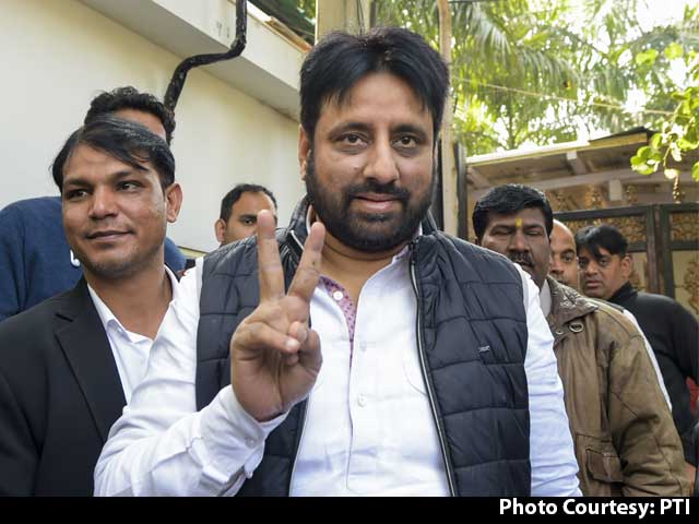 AAP's Amanatullah Khan's Aide Arrested After Rs 12 Lakh, Gun Found During Raid
