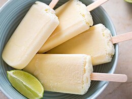 Coconut Popsicle: इस क्रीमी और हेल्दी नारियल पॉप्सिकल के साथ खुद को करें रिफ्रेश, यहां देखें आसान रेसिपी