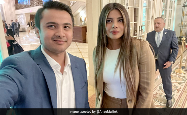 Pakistani Journalist Meets Priyanka Chopra In New York, Calls Her "Humble"