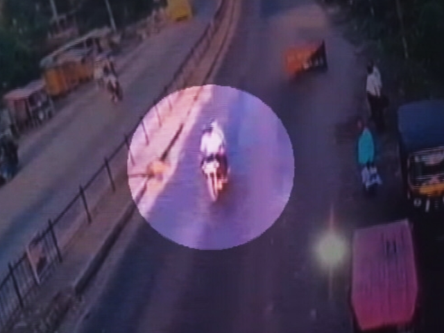 बेगूसराय फायरिंग मामला: सात पुलिसकर्मी निलंबित, विपक्ष के निशाने पर नीतीश सरकार  बेगूसराय फायरिंग मामला: सात पुलिसकर्मी निलंबित, विपक्ष के निशाने पर नीतीश सरकार