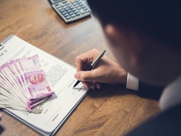 ATM, डेबिट कार्ड के लिए कितना-कितना शुल्क वसूल करते हैं बैंक - सब कुछ जानें ATM, डेबिट कार्ड के लिए कितना-कितना शुल्क वसूल करते हैं बैंक - सब कुछ जानें