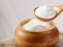 कहीं आप भी तो नहीं करते दही खाने में ये गलतियां, आयुर्वेदिक डॉक्टर ने बताया Dahi खाने का सही तरीका कहीं आप भी तो नहीं करते दही खाने में ये गलतियां, आयुर्वेदिक डॉक्टर ने बताया Dahi खाने का सही तरीका