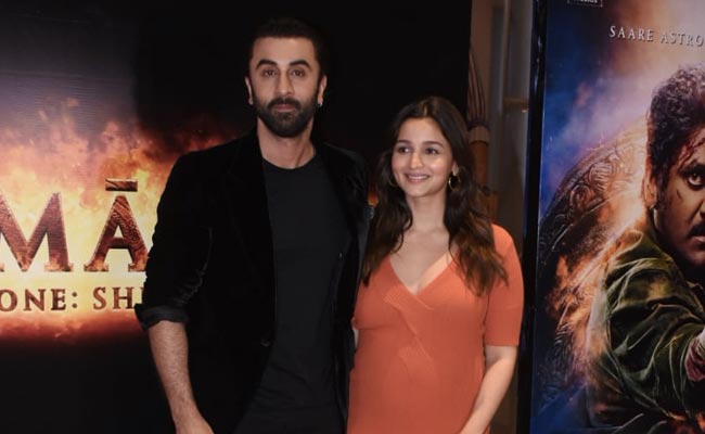 Alia Bhatt And Ranbir Kapoor Walk Hand-In-Hand At <i>Brahmastra</i> Screening