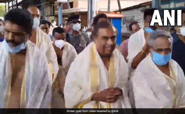 After Tirupati Visit, Mukesh Ambani Goes To Kerala's Guruvayur Temple