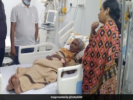 पद्मश्री से सम्मानित बीमार महिला शख्सियत को ICU में डांस के लिए किया मजबूर पद्मश्री से सम्मानित बीमार महिला शख्सियत को ICU में डांस के लिए किया मजबूर