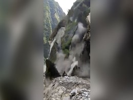 Uttarakhand: भूस्खलन से नीचे गिरा पहाड़ी का बड़ा हिस्सा, Video देख कांप जाएंगे आप, फंसे कई यात्री Uttarakhand: भूस्खलन से नीचे गिरा पहाड़ी का बड़ा हिस्सा, Video देख कांप जाएंगे आप, फंसे कई यात्री