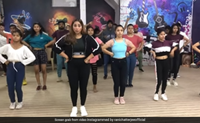 लता मंगेशकर के गानों पर जमकर थिरकती नजर आईं भोजपुरी क्वीन रानी चटर्जी, बोलीं- मौका मिला था...देखें Video 