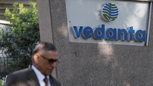 अनिल अग्रवाल के बेटे के निधन के बाद Vedanta के शेयर 4% से ज्यादा टूटे,निवेशकों को लगा झटका