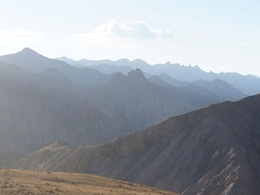 "किसी की हिम्मत नहीं जो भारत की तरफ आंख उठाकर देख सके", लद्दाख में चीन की तैयारियों पर बोले रक्षा राज्य मंत्री "किसी की हिम्मत नहीं जो भारत की तरफ आंख उठाकर देख सके", लद्दाख में चीन की तैयारियों पर बोले रक्षा राज्य मंत्री