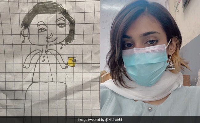 टीचर ने कक्षा 1 के स्टूडेंट्स से कहा- मेरी फोटो बनाओ, बच्चों ने ऐसी तस्वीर बनाई जो वायरल हो गई !