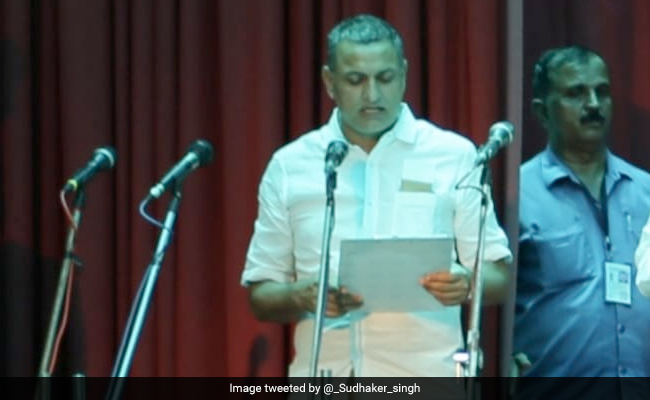 Bihar Minister Calls Himself "<i>Sardar</i> Of Thieves", Jabs Boss Nitish Kumar