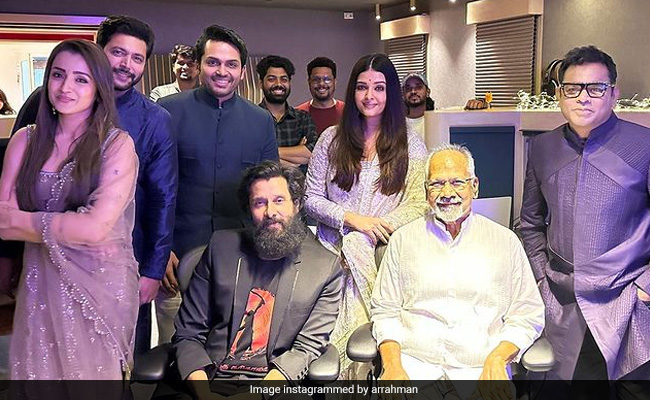 AR Rahman With "Heavily Loaded" <i>Ponniyin Selvan</i> Team Aishwarya Rai Bachchan, Vikram And Others