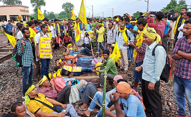 Kurmis Lift Rail Blockade after 5 Days