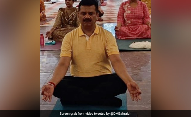 Bureaucrat Known For Headstands, Inspires Jail Inmates To Adopt Yoga In UP