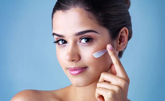 Moisturise Your Skin Right With These Hydrating Moisturisers