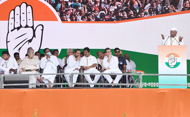 With Mallikarjun Kharge, Gandhis Show Old Habits Die Hard