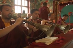 Buddhist Monks Hold Prayers For Queen Elizabeth Buddhist Monks Hold Prayers For Queen Elizabeth