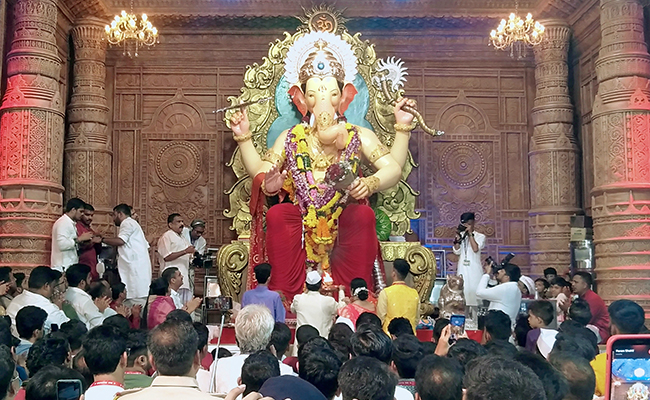 Chandrayaan-Themed Ganesh Pandals Big Draw In Kolkata