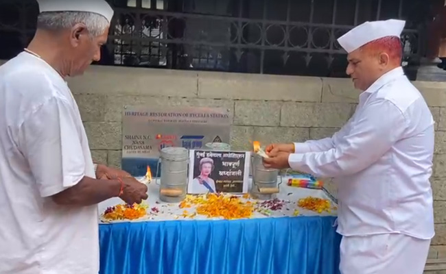 Video: "We Share Your Grief," Mumbai <i>Dabbawalas</i> Tell King Charles