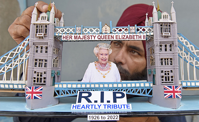 Pics: The World Bids Farewell To UK's Queen Elizabeth