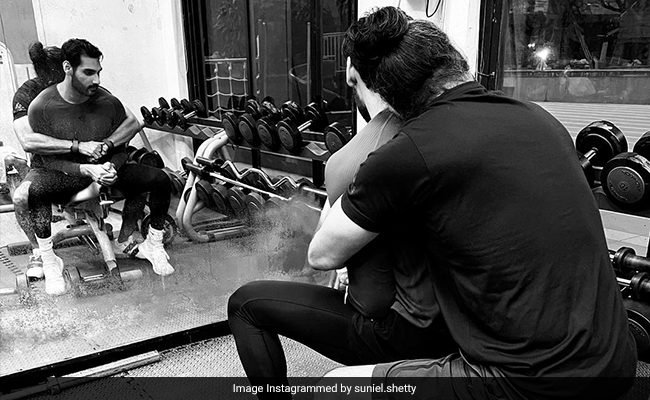 Athiya And KL Rahul Are All Hearts For Suniel Shetty's Pic With Son Ahan