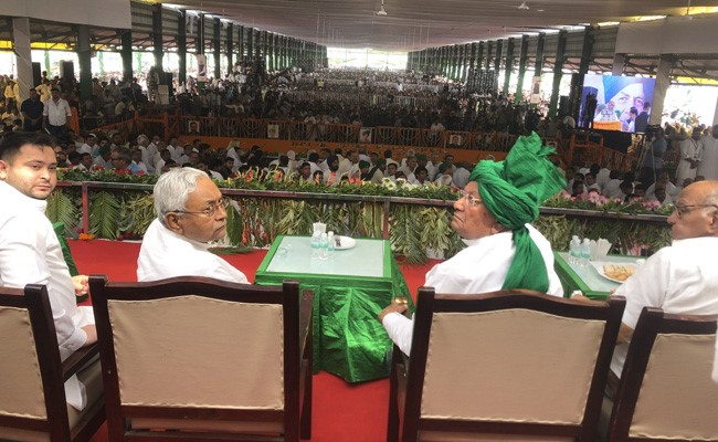 नीतीश कुमार के हर सियासी कदम पर BJP क्यों रखती है इतनी पैनी नज़र?