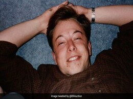 Elon Musk's Photos With Ex-Girlfriend Auctioned For Rs 1.3 Crore Elon Musk's Photos With Ex-Girlfriend Auctioned For Rs 1.3 Crore