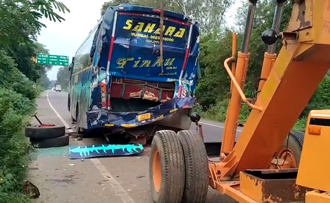 4 Dead, 24 Injured After Truck Hits Stationary Bus In UP's Barabanki