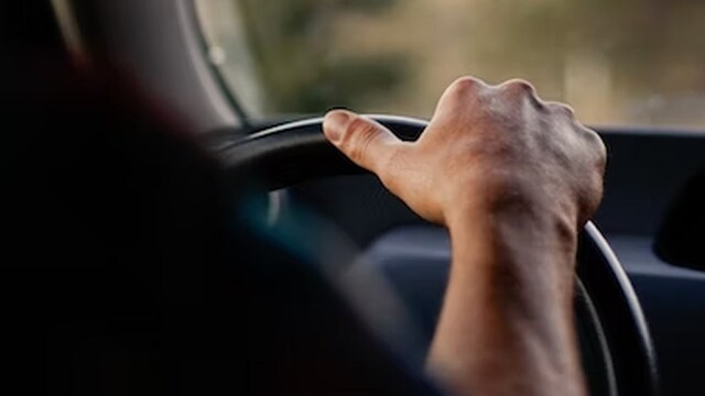 Multiple Sclerosis: Physical symptoms might make it challenging to control the car