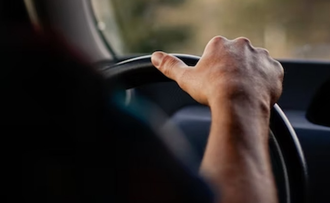 Multiple Sclerosis: Physical symptoms might make it challenging to control the car