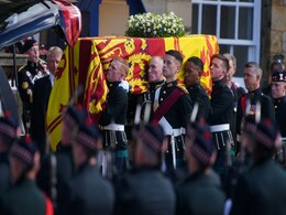 How Queen Elizabeth's Coffin Will Be Flown To London How Queen Elizabeth's Coffin Will Be Flown To London