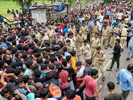 Video: Stampede In Hyderabad As Fans Jostle For Ind vs Aus T20I Tickets Video: Stampede In Hyderabad As Fans Jostle For Ind vs Aus T20I Tickets