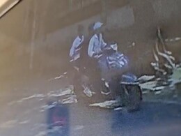 दिल्ली में बेखौफ अपराधी : भाई दूज पर मायके जा रही महिला से झपटमारी, रिक्शे से गिरकर हुई मौत दिल्ली में बेखौफ अपराधी : भाई दूज पर मायके जा रही महिला से झपटमारी, रिक्शे से गिरकर हुई मौत