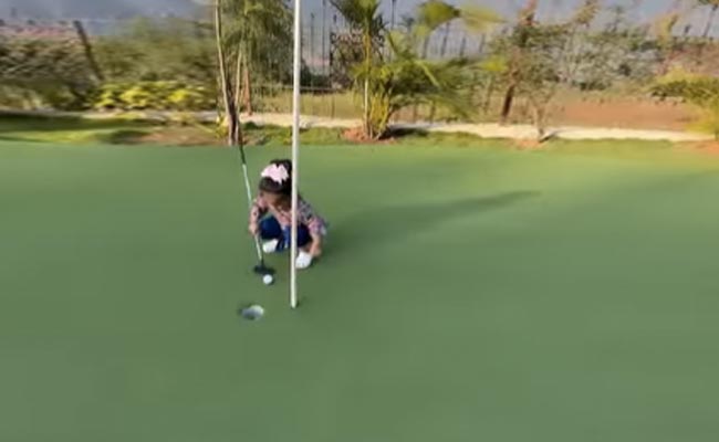 Shilpa Shetty And Daughter Samisha's Golf Session Will Make Your Day