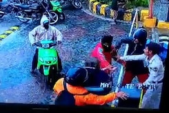 Food Delivery Person And Housing Society Guard Come To Blows Food Delivery Person And Housing Society Guard Come To Blows
