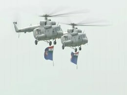 जम्मू कश्मीर के राजमार्ग पर 5 हेलिकॉप्टर की इमरजेंसी लैंडिंग हुई, IAF ने बनाया ये नया रिकॉर्ड जम्मू कश्मीर के राजमार्ग पर 5 हेलिकॉप्टर की इमरजेंसी लैंडिंग हुई, IAF ने बनाया ये नया रिकॉर्ड