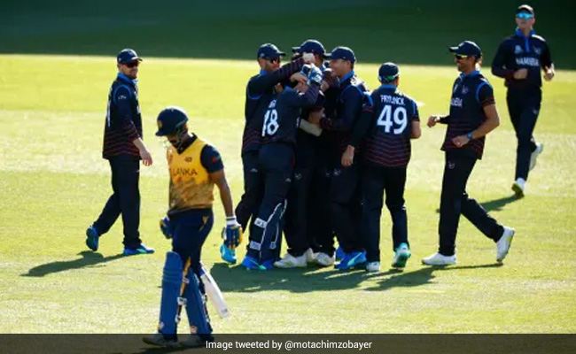 T20 World Cup : नामीबिया की ऐतिहासिक जीत, एशिया कप चैंपियन श्रीलंका को 55 रनों से हराकर किया बड़ा उलटफेर