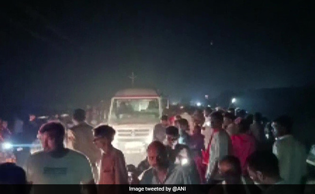 कानपुर में बड़ा हादसा : श्रद्धालुओं से भरी ट्रैक्टर-ट्रॉली तालाब में गिरी, महिलाओं और बच्चों समेत 26 की मौत