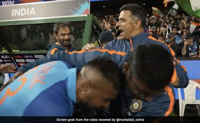 Watch: पाकिस्तान से मिली जीत के बाद राहुल द्रविड़ का जोशीला रिएक्शन, ऐसा था डगआउट का नजारा