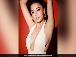 When Tina Datta Wears A Chic Swimsuit, It's Not Without Winged Eyes And A Glossy Nude Lip When Tina Datta Wears A Chic Swimsuit, It's Not Without Winged Eyes And A Glossy Nude Lip