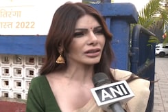 Sherlyn Chopra Gets Emotional As Cops Refuse To Record Her Statement Against Sajid Khan Sherlyn Chopra Gets Emotional As Cops Refuse To Record Her Statement Against Sajid Khan