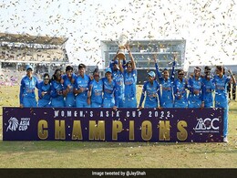 Shah Rukh Khan, Akshay Kumar, Anushka Sharma React To BCCI's Equal Pay Announcement Shah Rukh Khan, Akshay Kumar, Anushka Sharma React To BCCI's Equal Pay Announcement