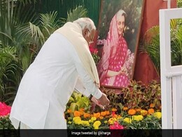 Congress Pays Tributes To Indira Gandhi On Death Anniversary Congress Pays Tributes To Indira Gandhi On Death Anniversary